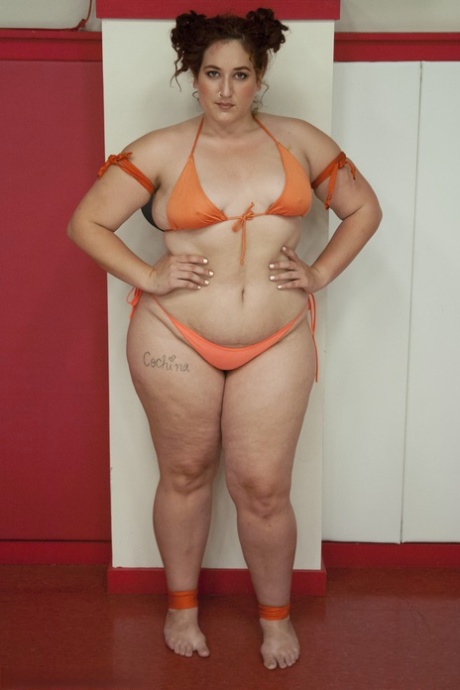 BBW Kelli Provocateur gets into a catfight with ebony bodybuilder Mimosa