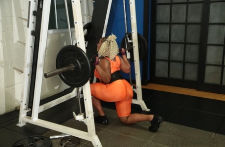 Blonde ebony Mimi Curvaceous shows her bubble bum while riding a dick